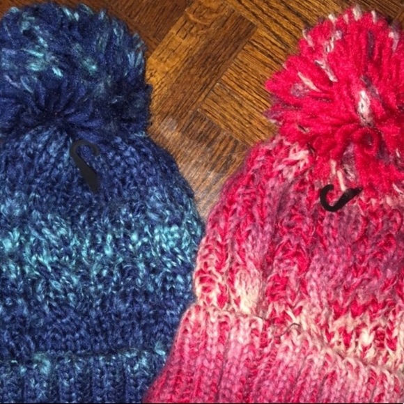 🛷CD🛷BUNDLE OF WOMEN’S COZY CHUNKY BEANIES🛷 - Picture 6 of 6
